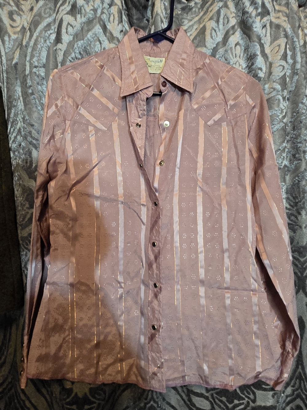 Wrangler Pale Pink Western Button-Up Shirt with Shimmer Stripes